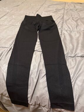 Halara Butt Cinch High-Waist Leggings 7/8 length